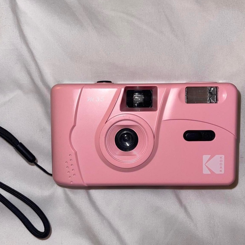 35 MM FILM CAMERA - Picture 1 of 4